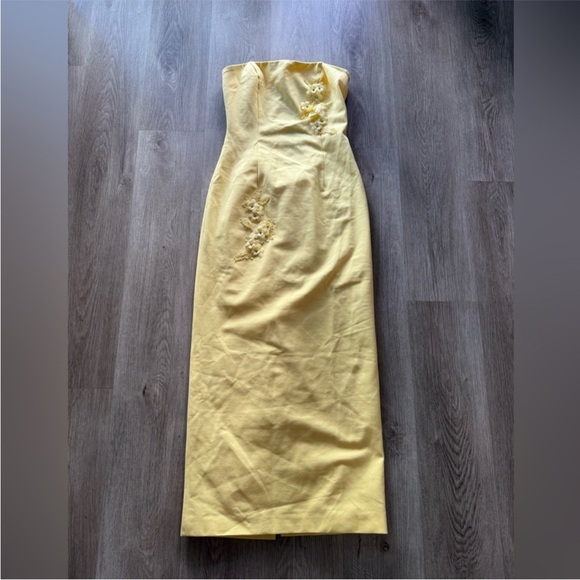 elliatt evee yellow 3d floral applique strapless fitted maxi dress medium NEW - Picture 8 of 14